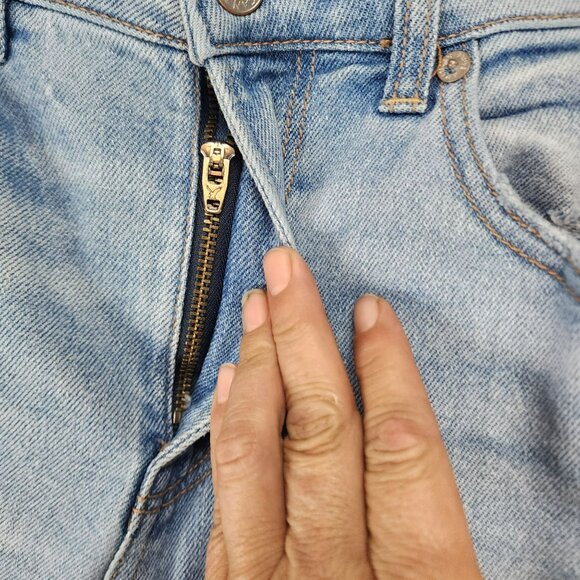 American Eagle Outfitters Jeans Womens 4 Light Wash Stretch Mid Rise Mom - Picture 3 of 13